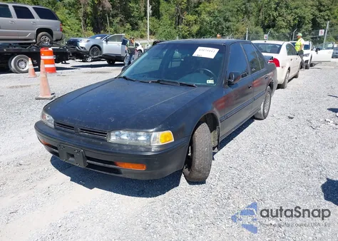 1992 Honda Accord Dx z USA, uszkodzony, nr VIN 1HGCB7643NA160466